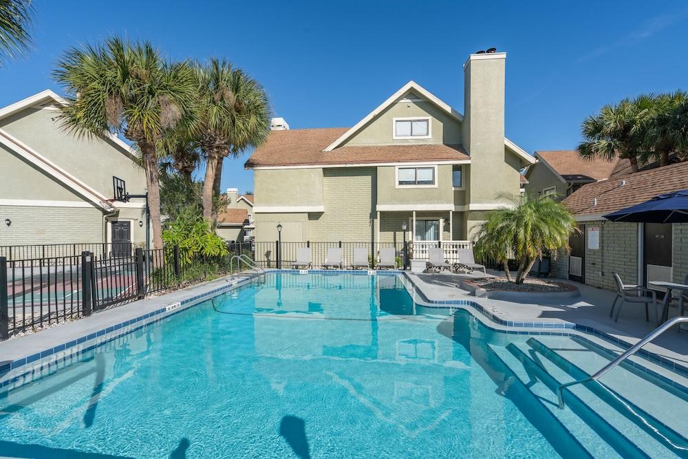 Chase Suite Hotel Rocky Point Tampa Exterior photo