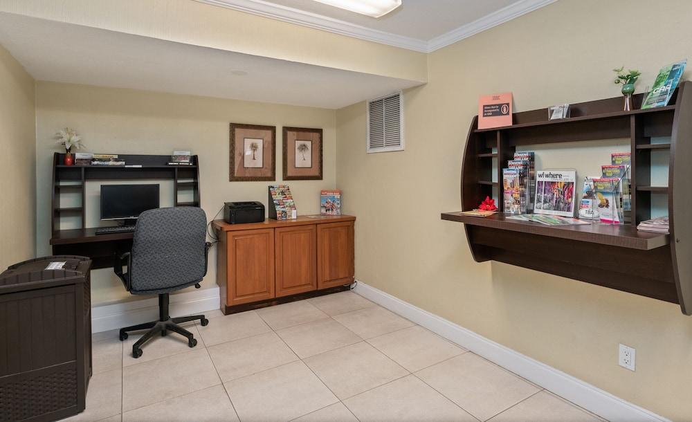 Chase Suite Hotel Rocky Point Tampa Exterior photo