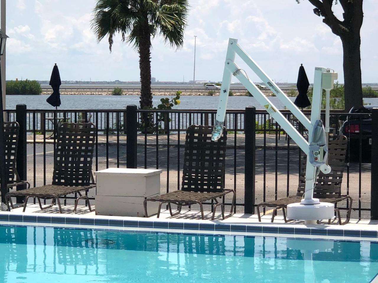 Chase Suite Hotel Rocky Point Tampa Exterior photo