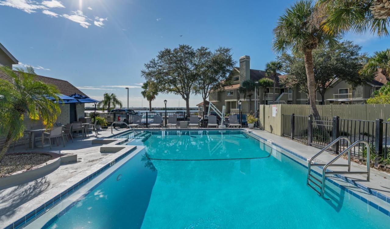 Chase Suite Hotel Rocky Point Tampa Exterior photo